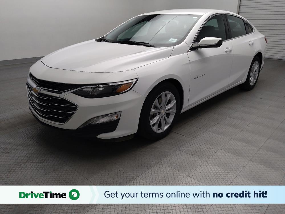 White 2025 Chevrolet Malibu Sedan Front-Wheel Drive Continuously Variable Transmission