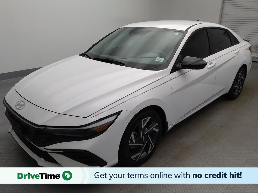White 2025 Hyundai Elantra Sedan Front-Wheel Drive Continuously Variable Transmission