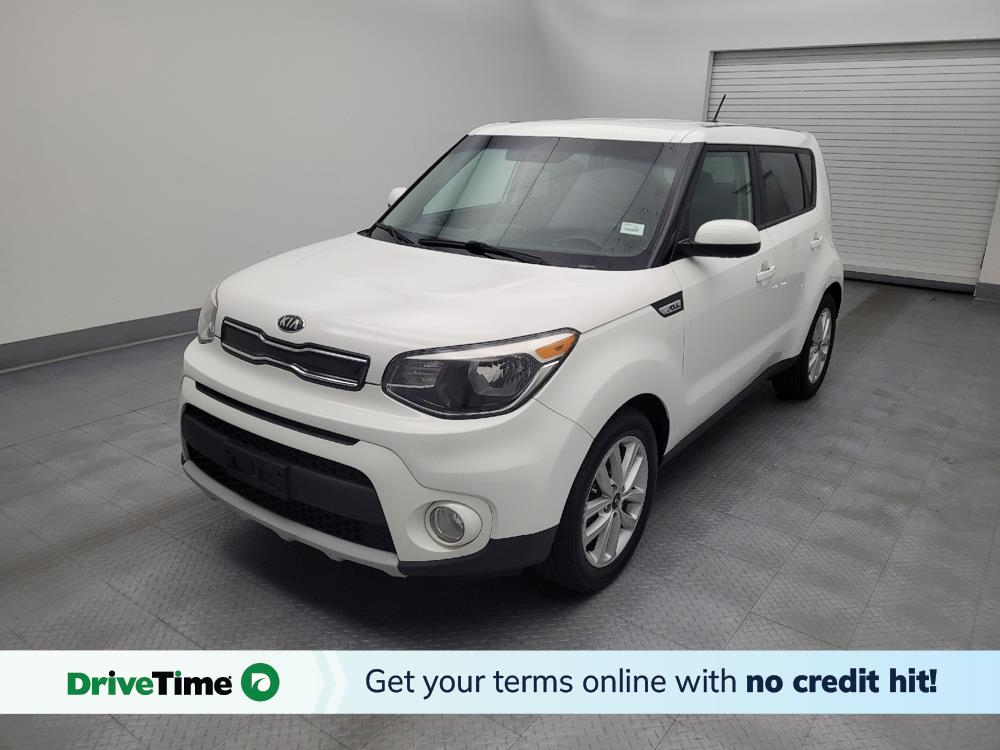 White 2019 Kia Soul Wagon  6-Speed Automatic